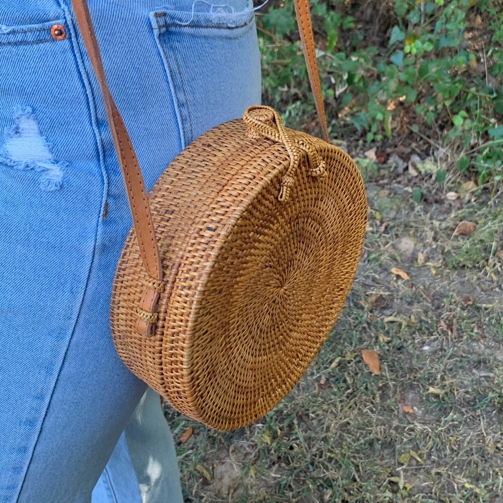 Small wicker circle purse handbag
